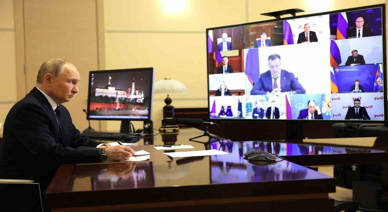 Putin, Zaten gayrimeşru olan Kiev rejimi bir terör örgütüne dönüşüyor