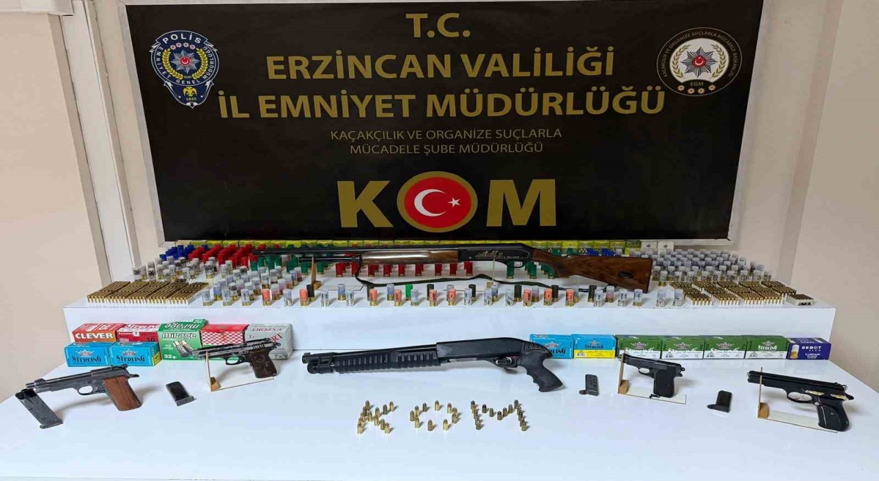 Refahiyede silah operasyonu: 2 kişi tutuklandı