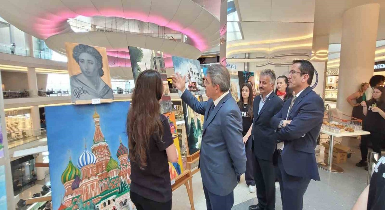 Renkler, Şehirler, Yüzler sergisi açıldı