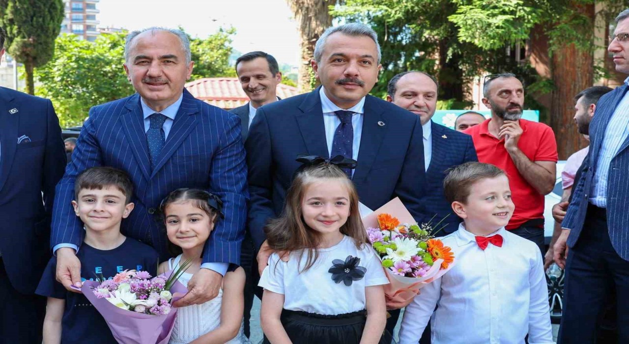 Rizede 56 bin 180 öğrenci karne heyecanı yaşadı