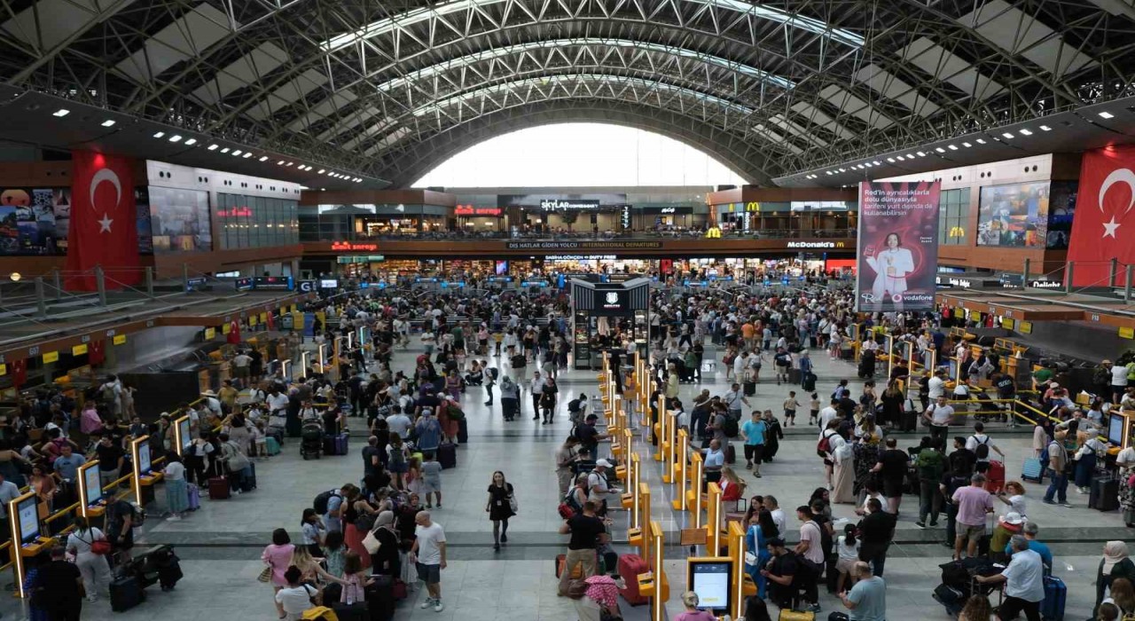 Sabiha Gökçen Havalimanında bayram yoğunluğu: Uçuş ve yolcu sayısında rekor artış bekleniyor