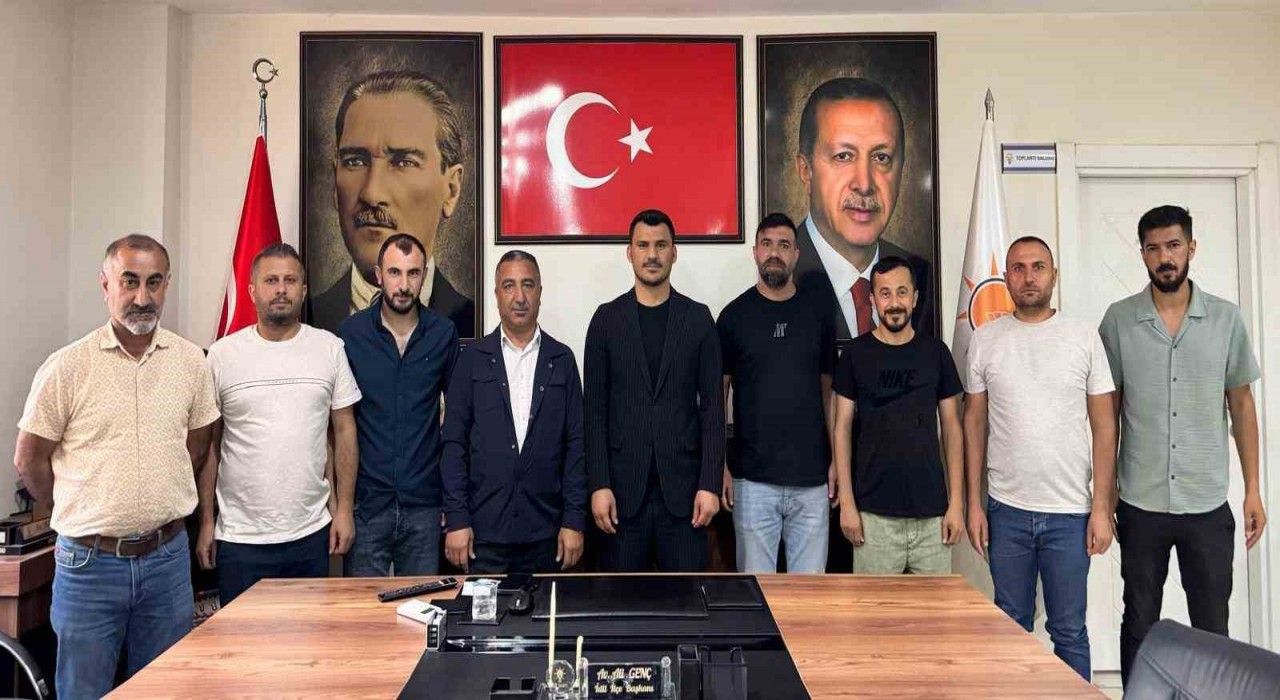 Sağlık sendikası temsilcileri toplu sözleşme için siyasi partilerle bir araya geldi