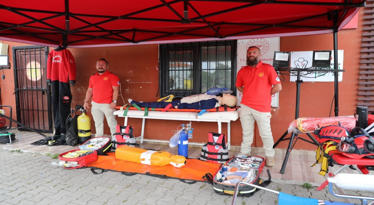 Sahillerde canlar onlara emanet: Cankurtaranlar göreve başladı