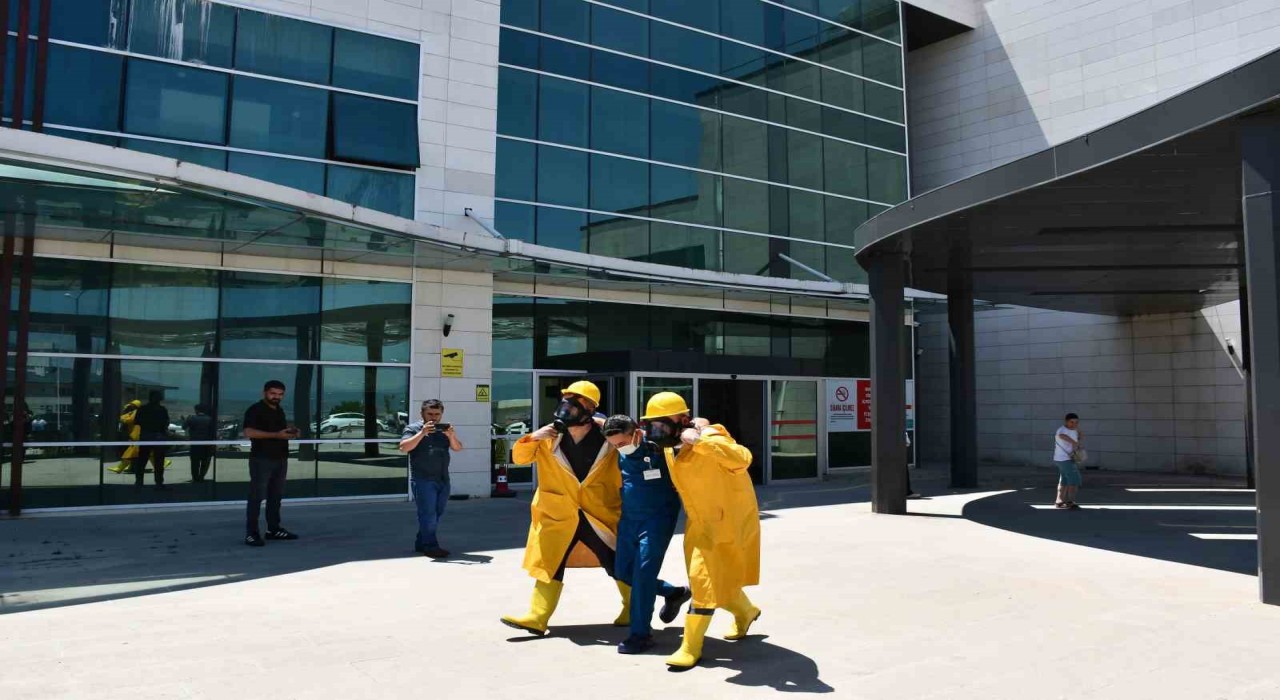 Samsun itfaiyesinden Ağız ve Diş Sağlığı Merkezinde yangın eğitimi