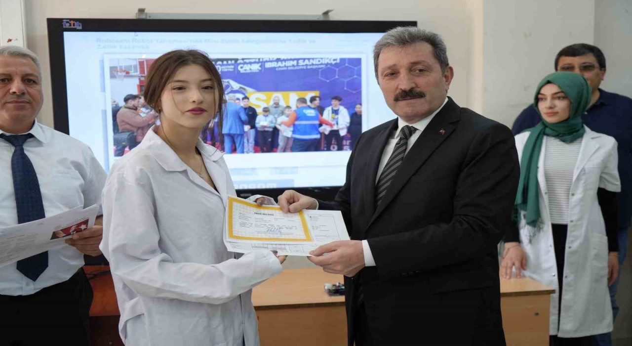 Samsunda 262 bin öğrencinin karne heyecanı