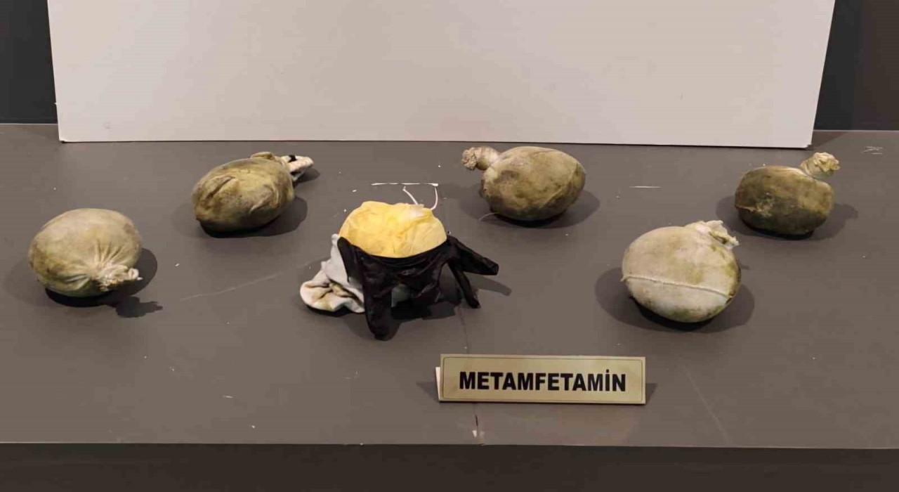 Samsunda bir araçta 1 kilo metamfetamin ele geçirildi: 3 gözaltı