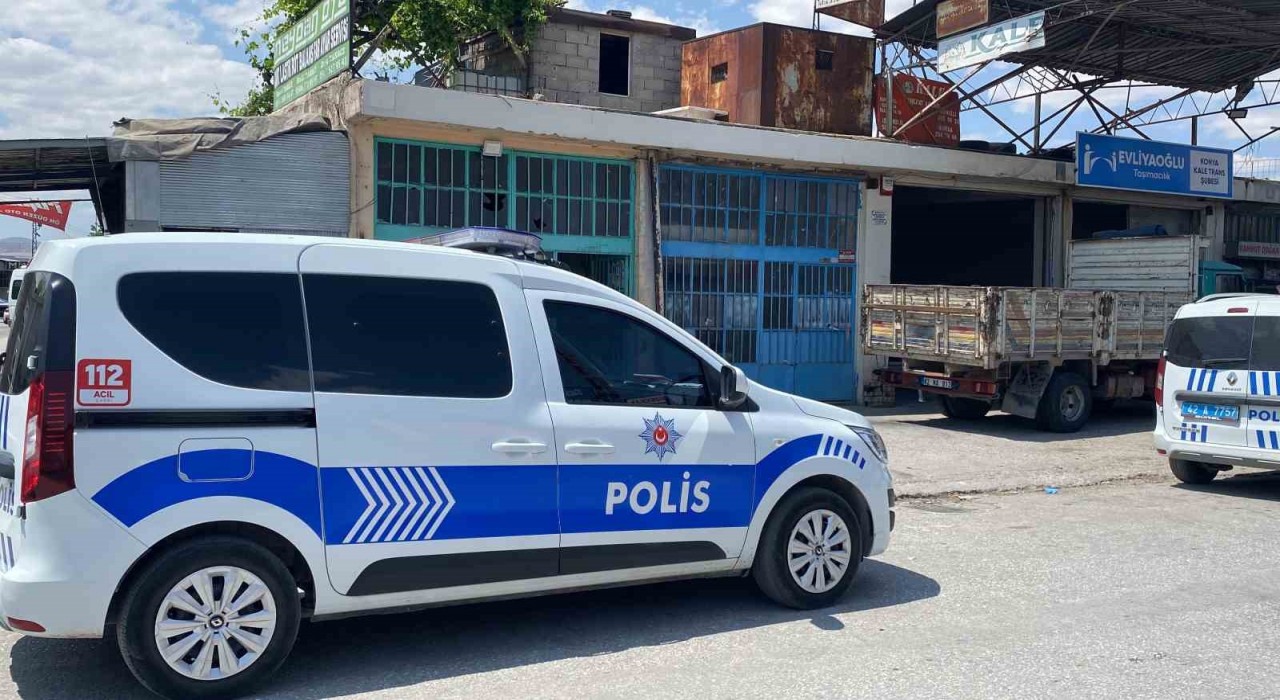 Sandalyeden düşen adam ağır yaralandı