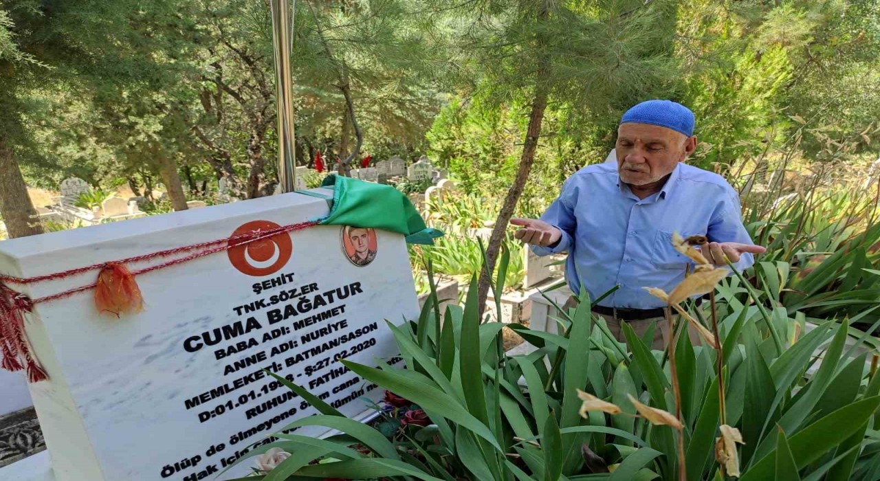 Şehit babaları, Babalar Gününü çocuklarının kabri başında dua ederek geçirdi
