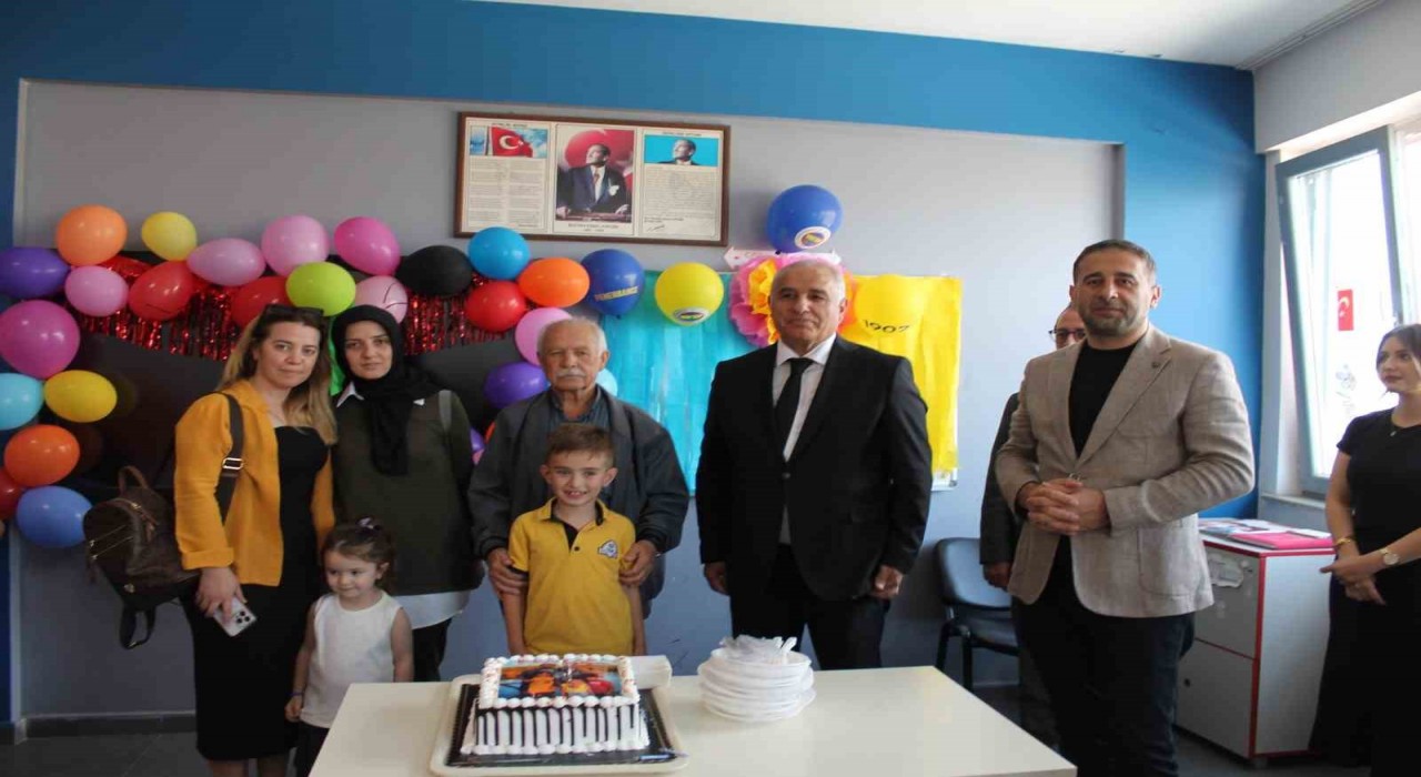 Şehit Polis Özgür Barçının oğluna doğum günü sürprizi