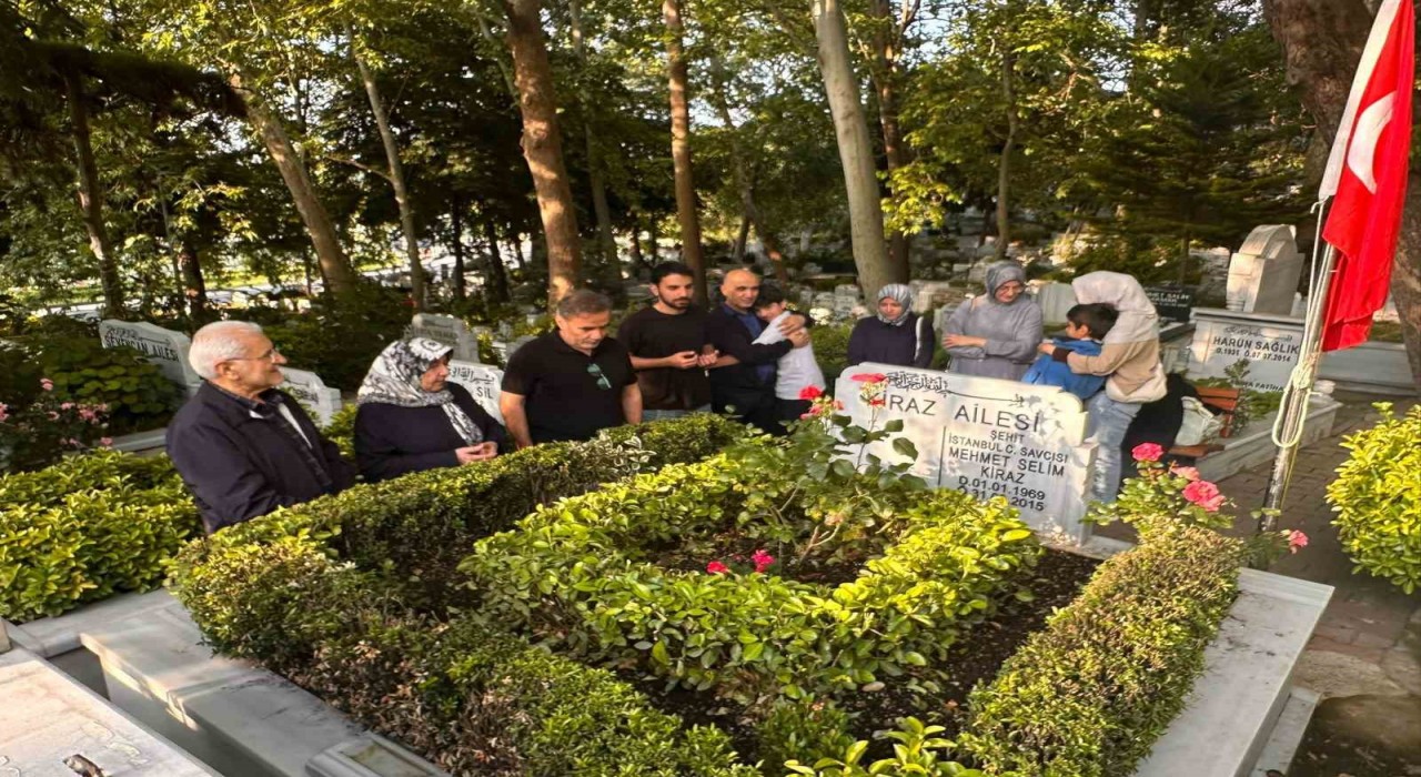 Şehit Savcı Mehmet Selim Kirazın kabrini ziyaret eden baba Hakkı Kiraz: Buraya her geldiğimizde biz 31 Marttayız