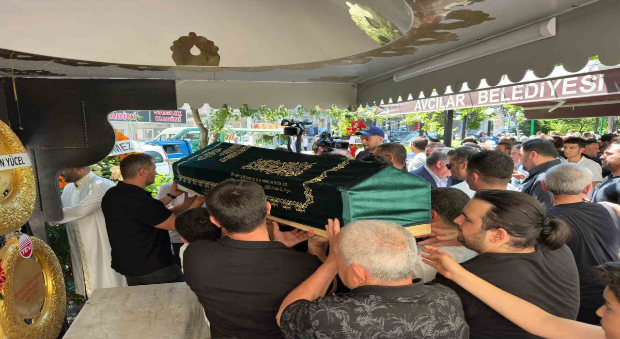 Serdar Topraktepenin ağabeyi Ayhan Topraktepe son yolculuğuna uğurlandı