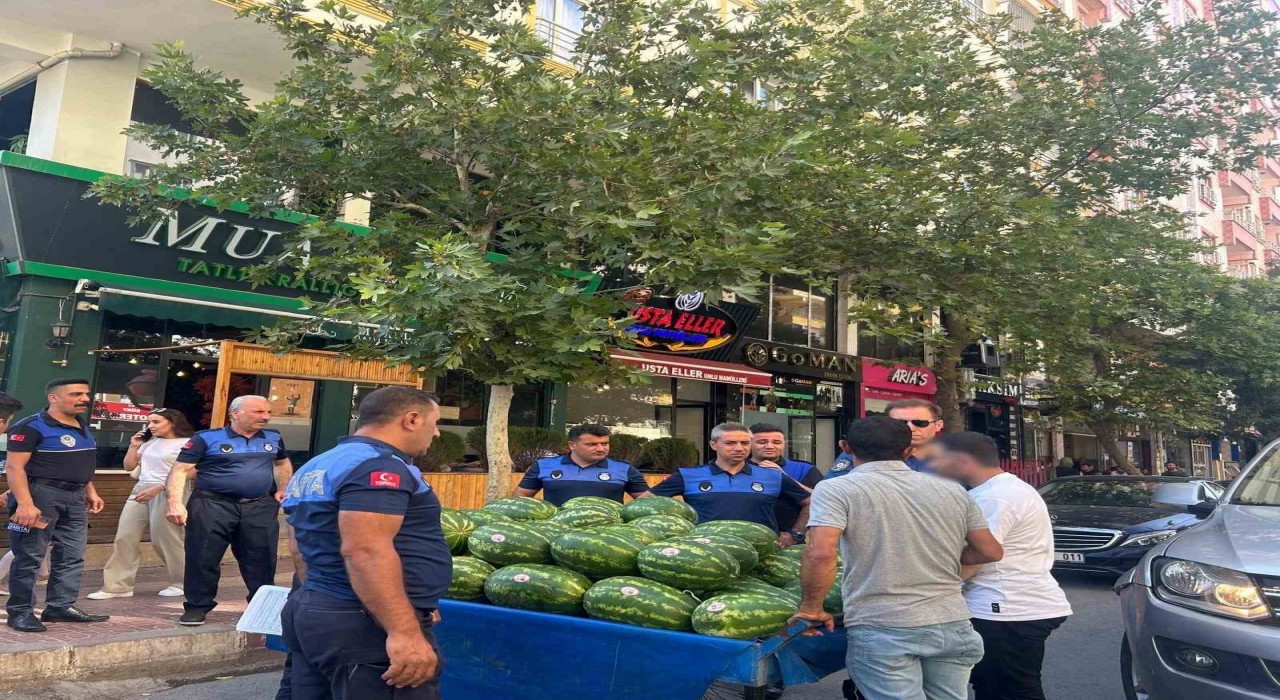 Siirt Belediyesinden seyyar satıcılara sıkı denetim