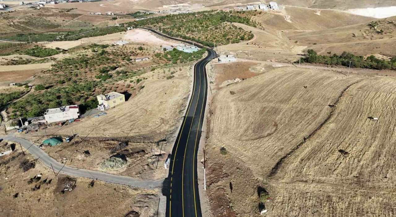 Siirtte 29 köyün bağlantı yolu sıcak asfaltla yenilendi