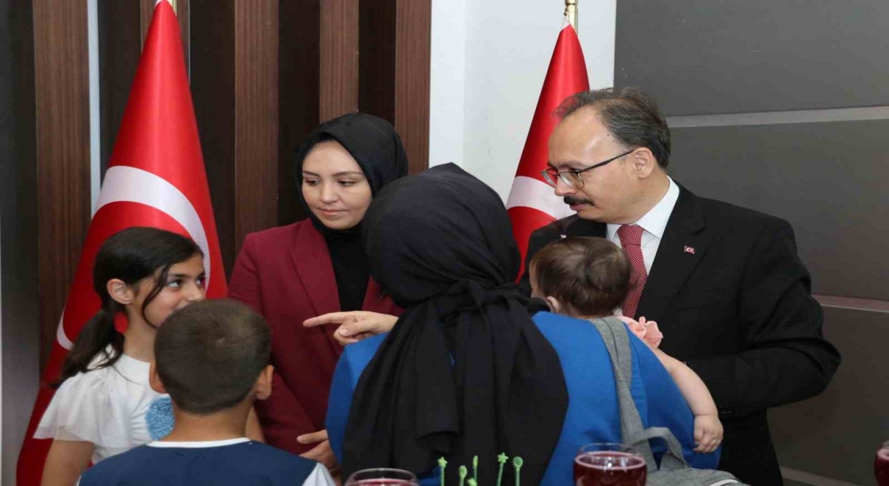 Siirtte bayramlaşma töreni yapıldı