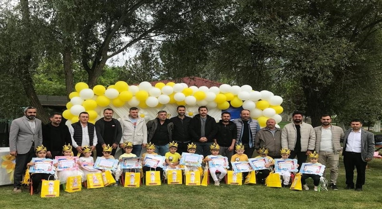 Simav Naşa 4-6 Yaş Kuran Kursunun karne töreni