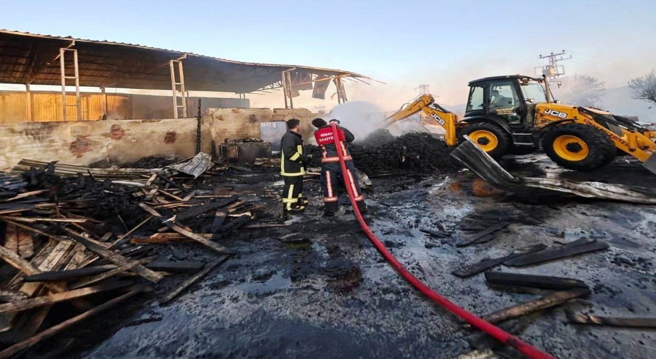 Simavda palet fabrikasında çıkan yangın
