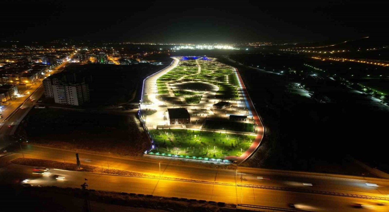 Sincanda yaz coşkusu başlıyor: Veli Erdem Karakülah pazar akşamı Sincan Parkta