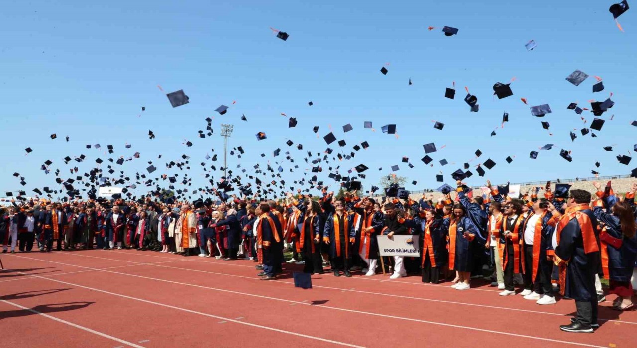 Sinopta 3 kuşak aynı törende mezun oldu