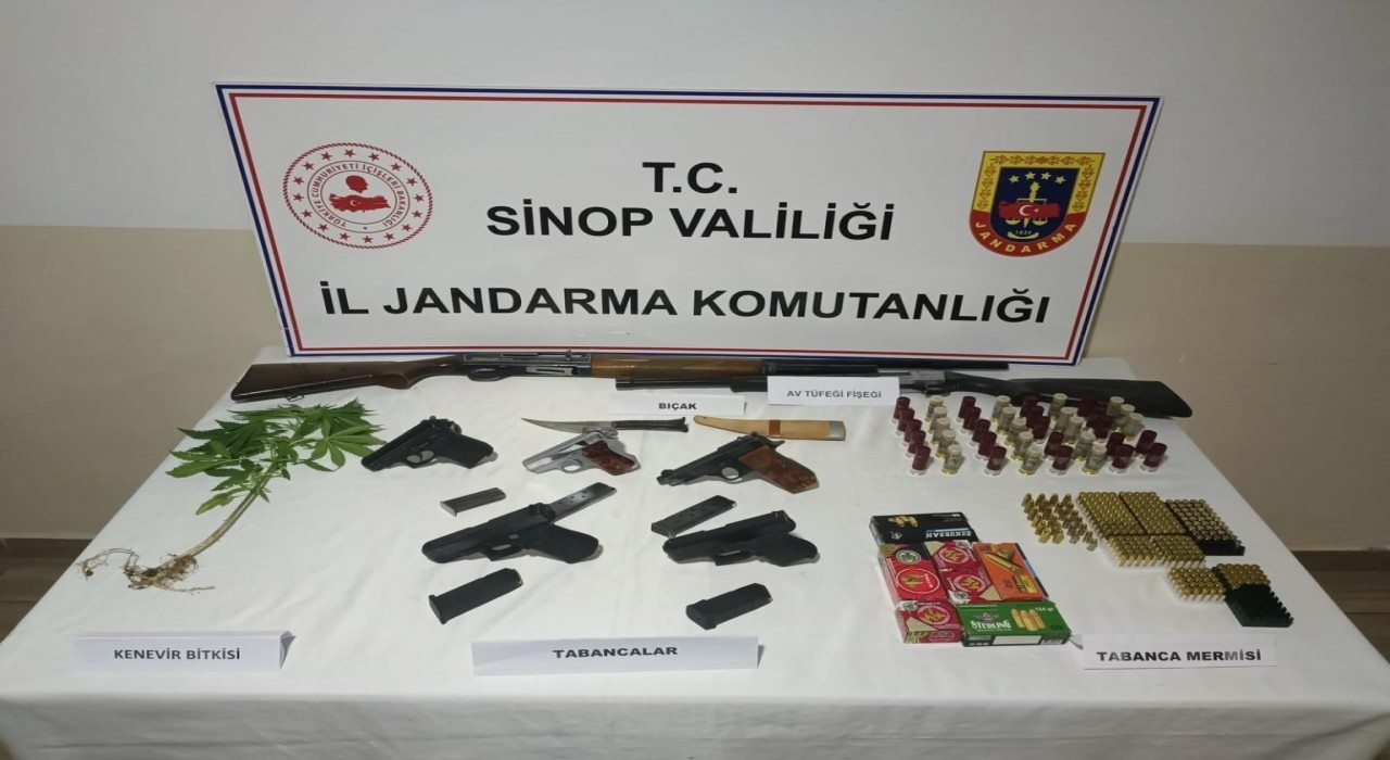 Sinopta silah ve uyuşturucu operasyonu: 3 gözaltı