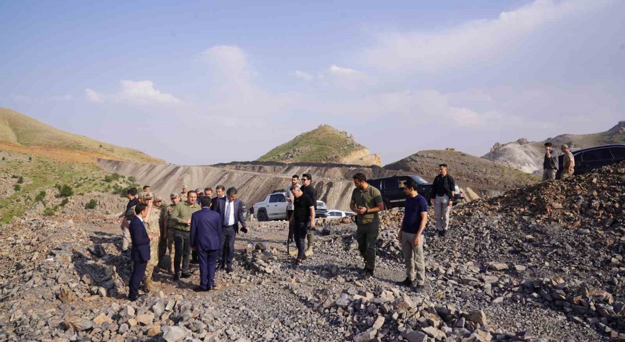 Şırnak Valisi Ekiciden Cudi Dağında inceleme