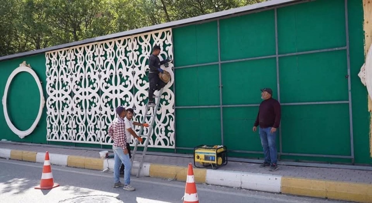 Şırnakta tahrip edilen dikey bahçe yeniden hayat buluyor