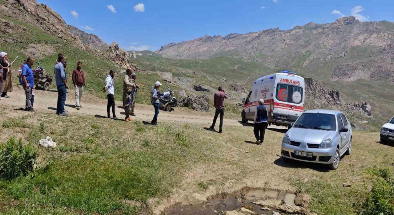 Şırnakta yaylada kalanların çadırlarını fırtına vurdu: 3 yaralı