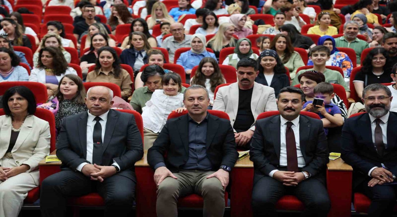 Sivas Maarif Orkestrası ilk konserini verdi