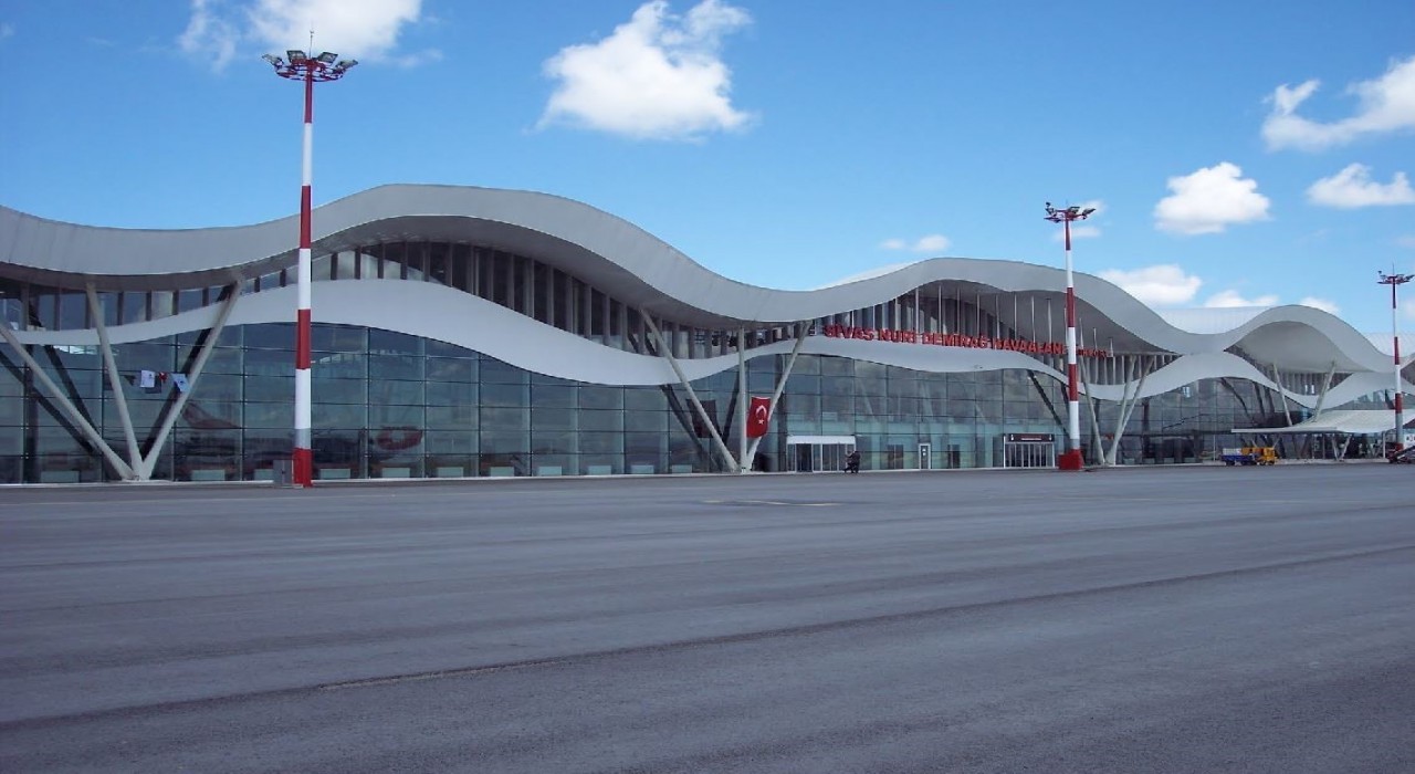 Sivas Nuri Demirağ Havalimanını  5 ayda 200 bine yakın kişi kullandı