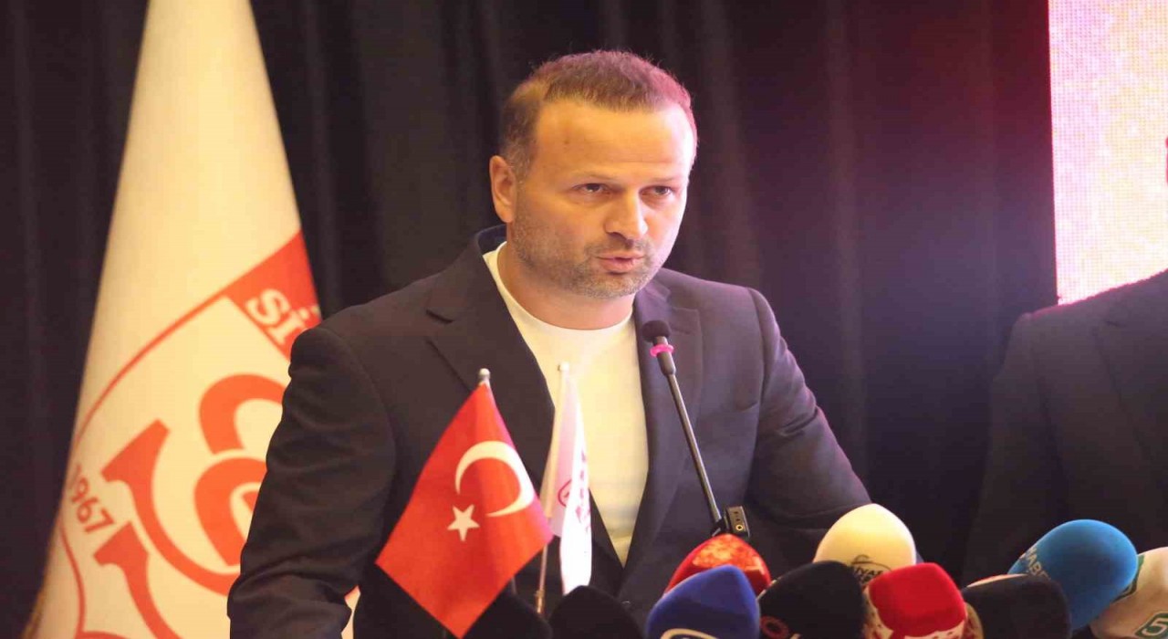 Sivasspor teknik direktörlüğe Osman Zeki Korkmazı getirdi