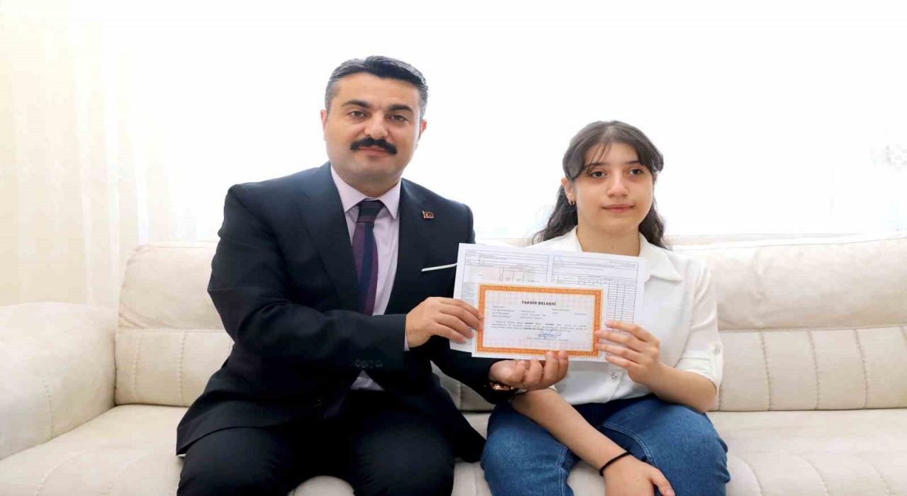 Sivasta evde eğitim alan öğrencilere özel karne ziyareti