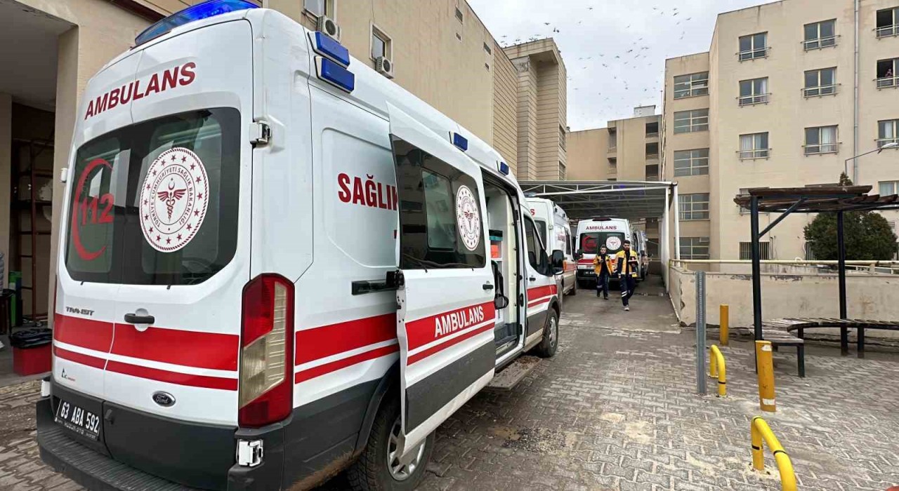 Siverekte çift taraflı trafik kazası: 7 yaralı
