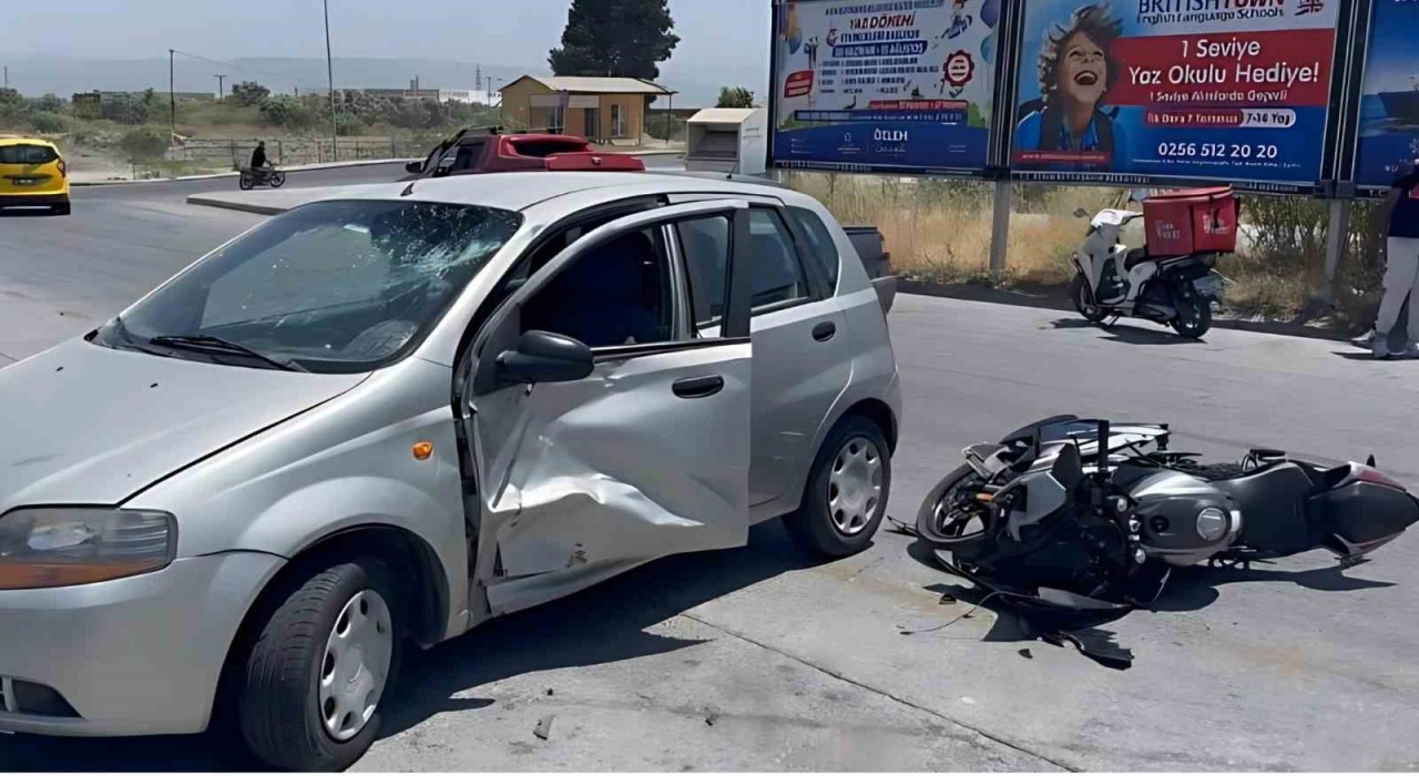 Sökede otomobil ile motosiklet çarpıştı: 1 yaralı