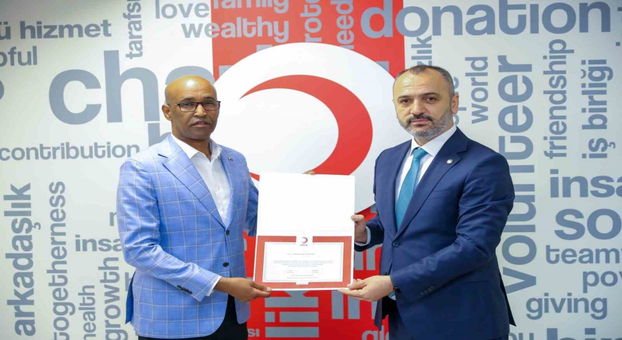 Somali Büyükelçisi kurban vekaletini Türk Kızılaya verdi