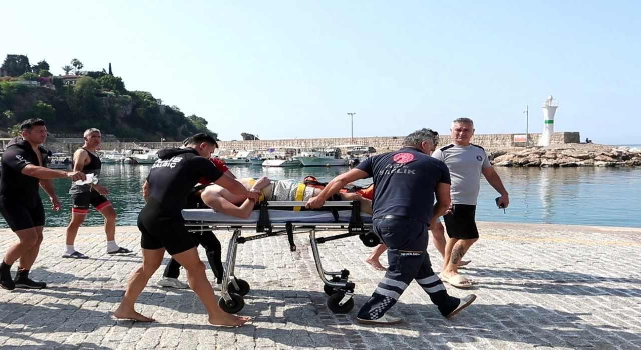 SUB yapan genç boğulma tehlikesi geçirdi, yardımına Deniz Polisi yetişti