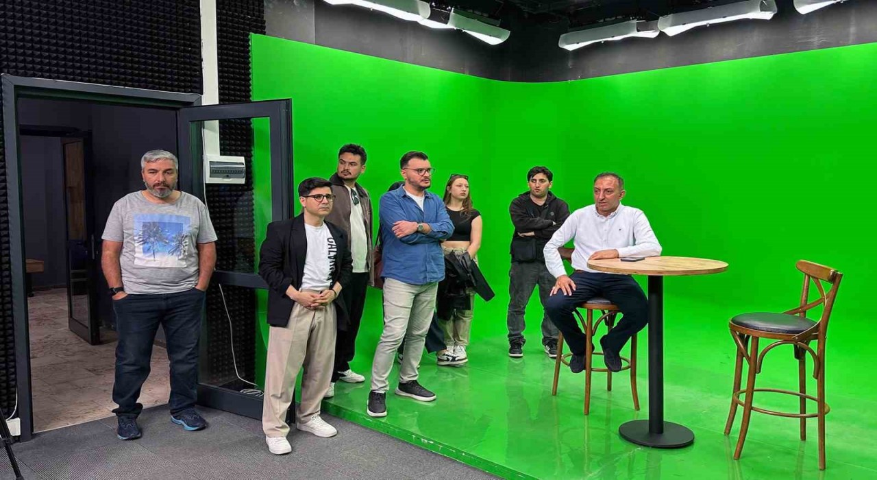 SUBÜ Stüdyolarını teknik gezi ile incelediler