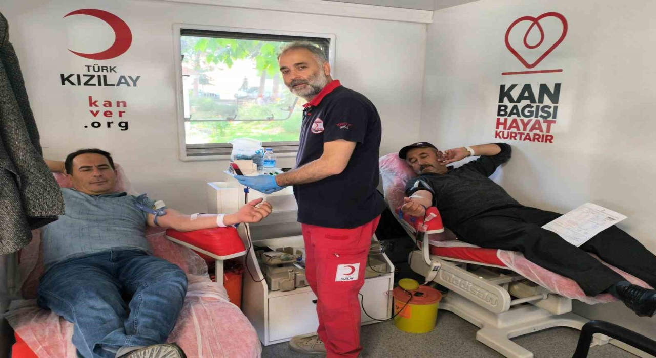 Şuhutta kan bağışına yoğun ilgi