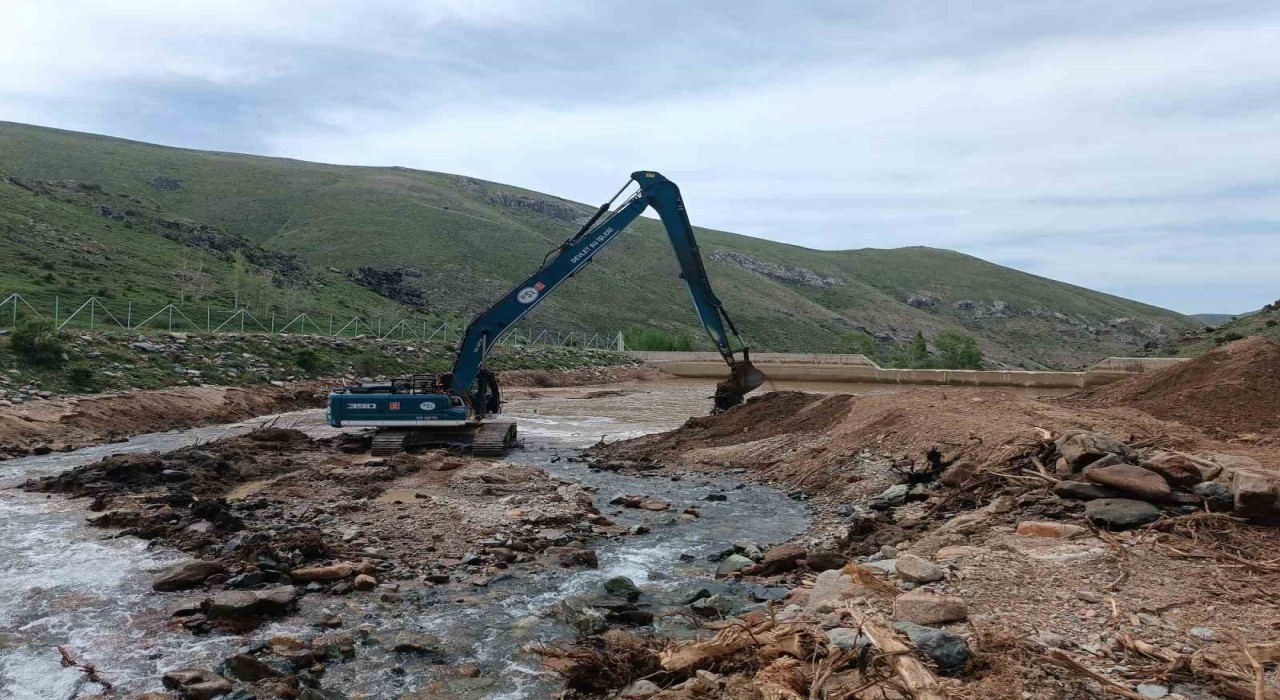 Suludure tersip bendinde temizlik çalışması yapıldı