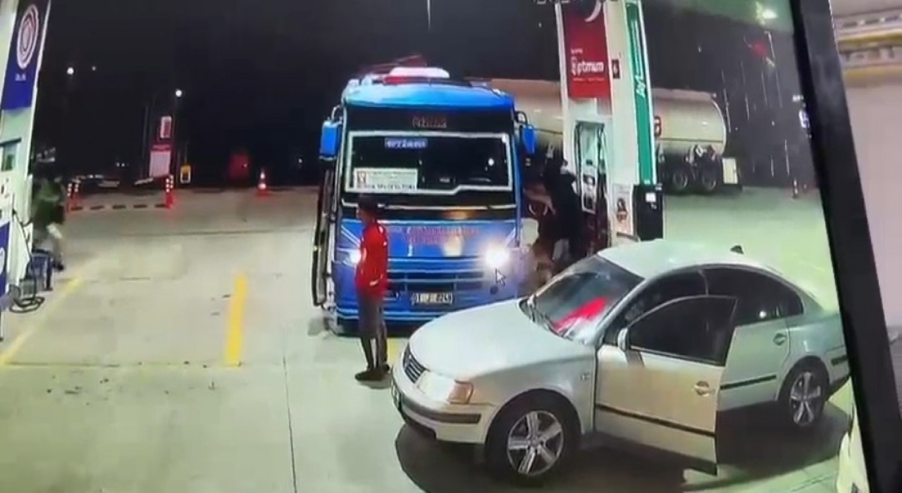 Sürücülerin güzergah kavgası kamerada