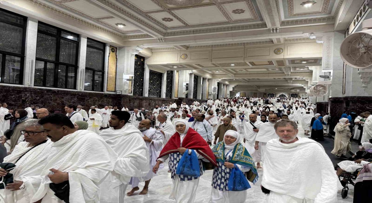 Suudi Arabistanda hacı adaylarına bedava tıraş