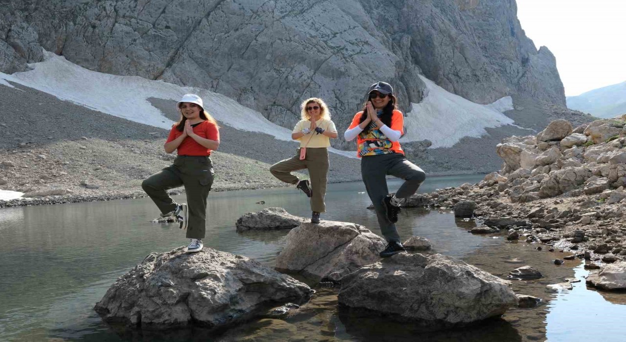 Tabiat güzelliğiyle mest eden Erzincanda doğaseverlerin yeni gözdesi Sohmarik Yaylası