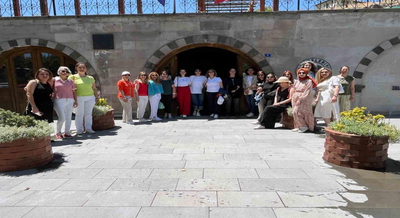 Talas Belediyesinden öğretmenlere tarihi ve turistik gezi