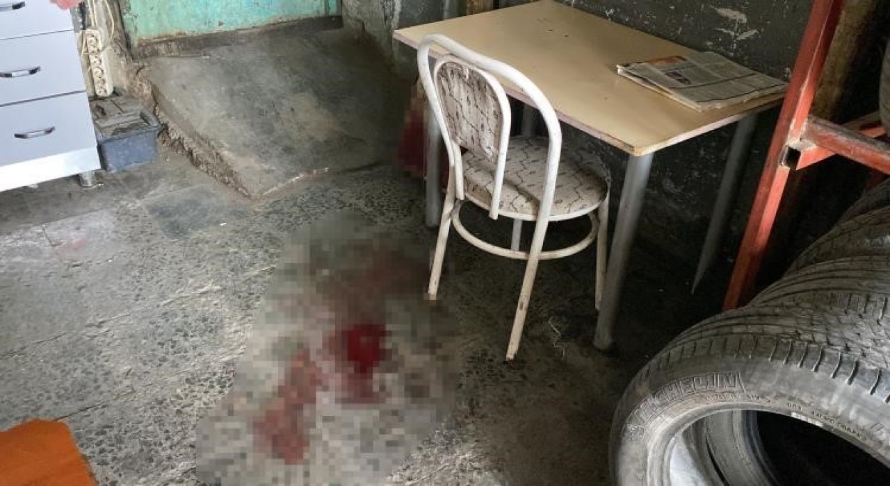 Tamirhanede sandalyeden düşen adam hayatını kaybetti