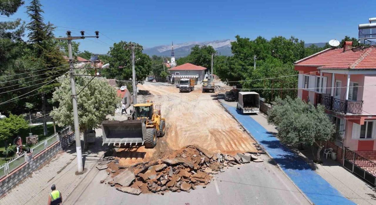 Tavasta kapsamlı yol düzenlemesine başlandı