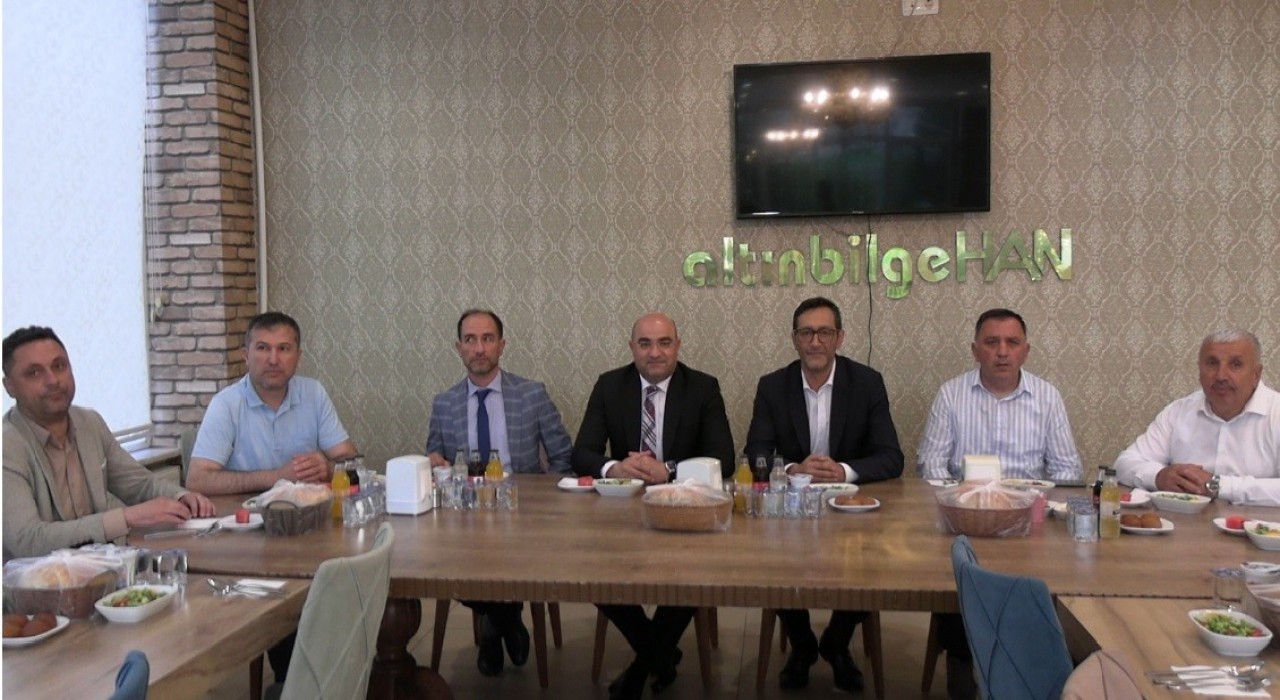 Tavşanlı muhtarlarından Kaymakam Baskına duygusal veda