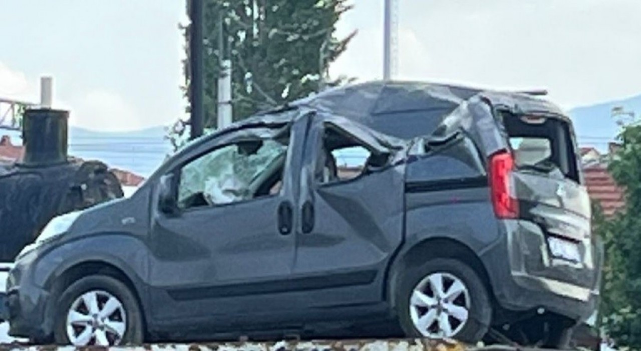 Tavşanlıda kontrolden çıkan araç takla attı, sürücüsü yaralandı