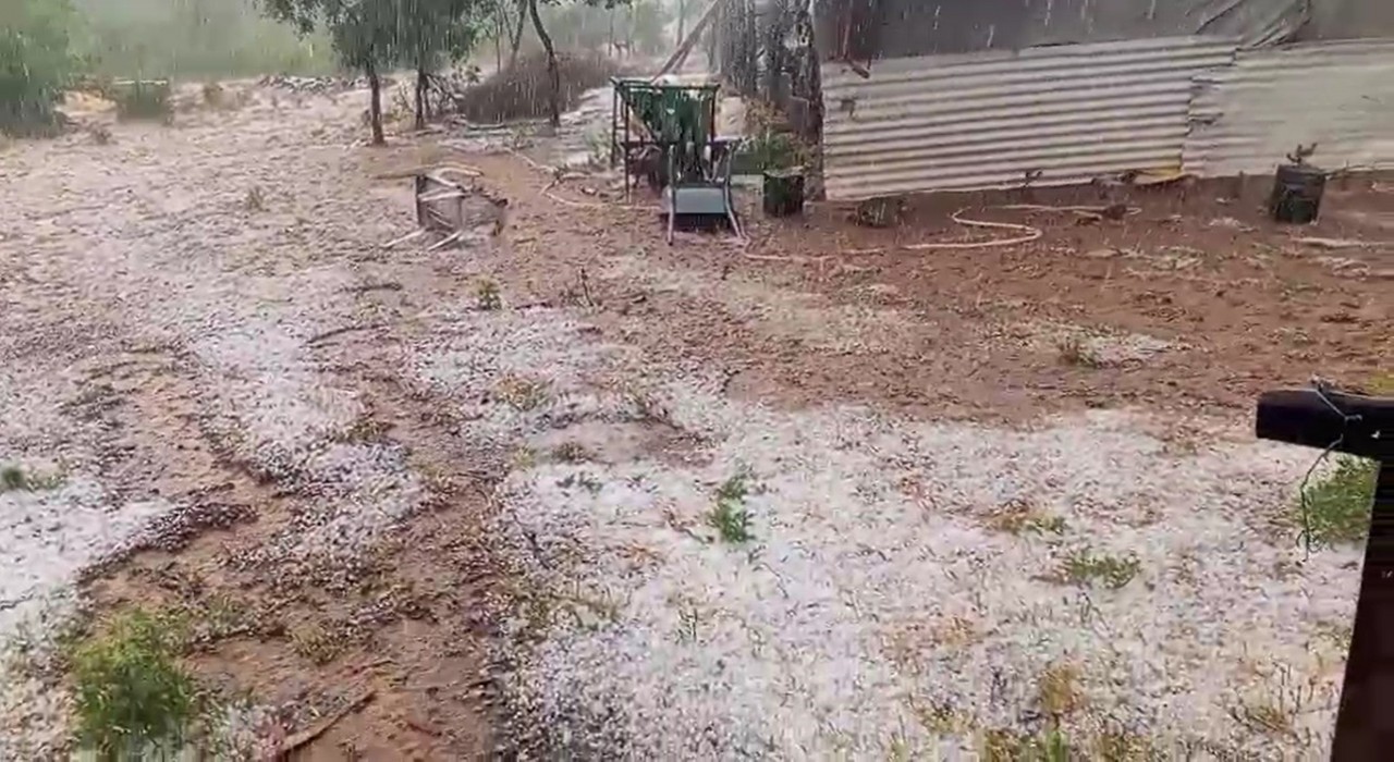 Tavşanlıda sağanak yağmur ve dolu yağışı