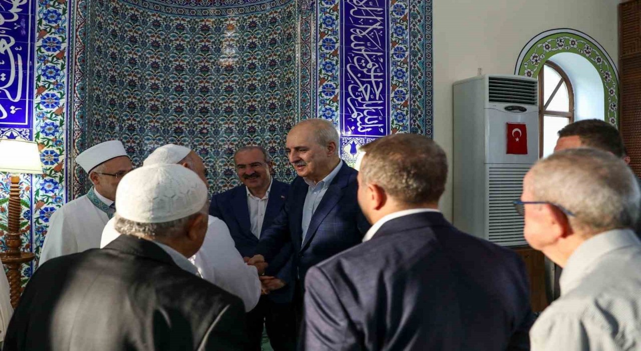 TBMM Başkanı Kurtulmuş, bayram namazını Çanakkalede kıldı