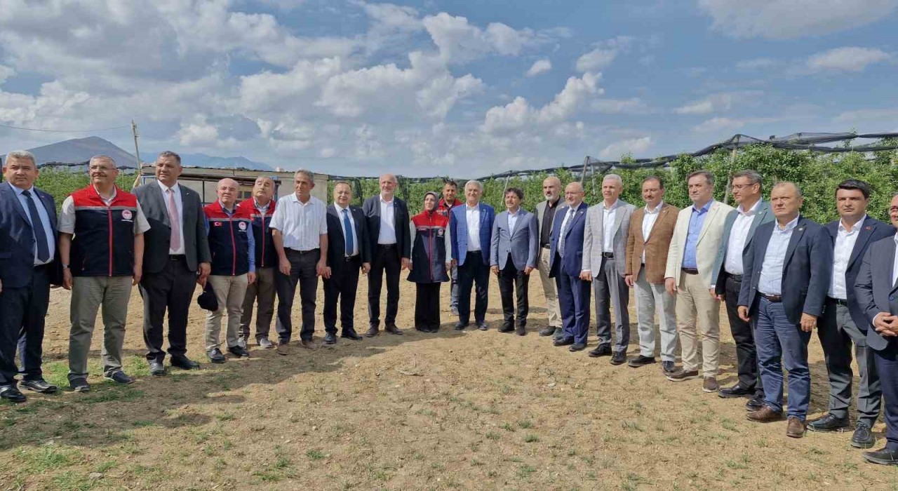 TBMM Zirai Don Komisyonu üyeleri, Karamanda elma bahçelerini inceledi