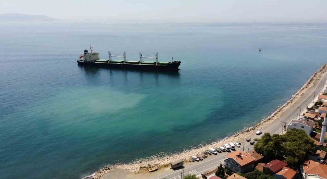 Tekirdağda karaya oturan yük gemisi 4 gün sonra kurtarıldı
