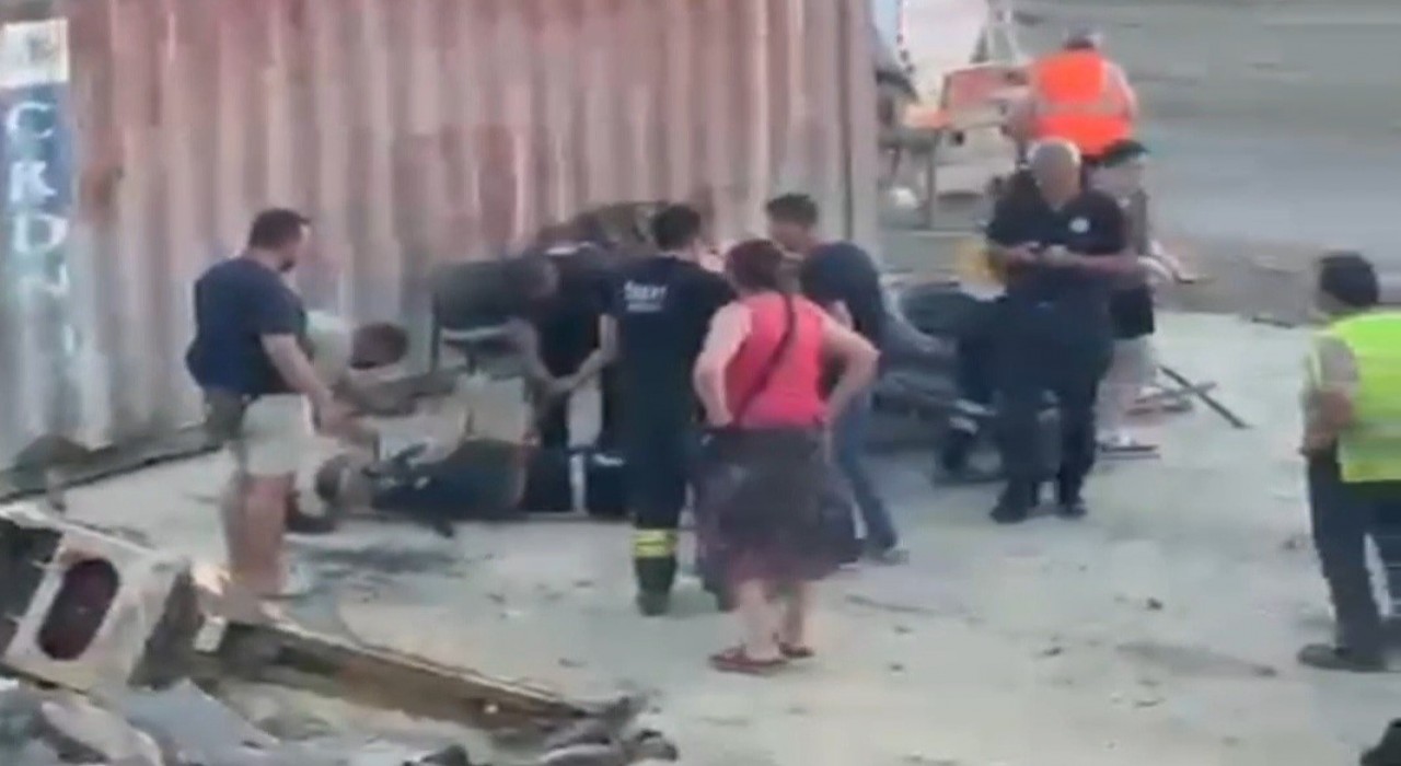 Tekirdağda kontrolden çıkan araç yol çalışması alanına girdi: 2 yaralı